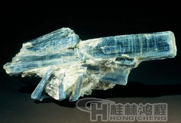 1522462892704258.png l藍晶石.png