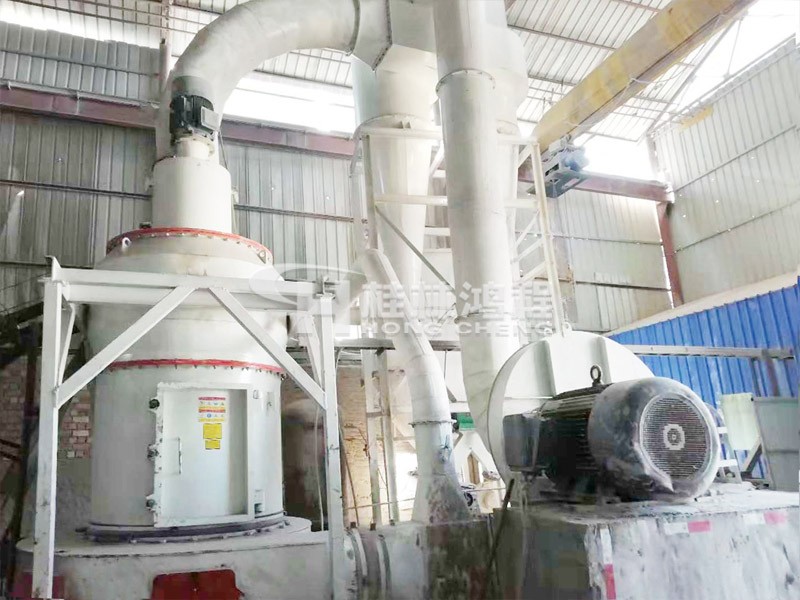 HCQ1500重鈣雷蒙磨新疆某造紙廠生產(chǎn)車間 HCQ1500重鈣雷蒙磨新疆某造紙廠生產(chǎn)車間